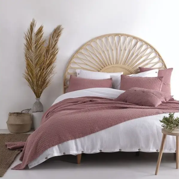 Покривало з наволочками Limasso 240&times;260 см. Ambiance Грязно-рожевий  34048 фото