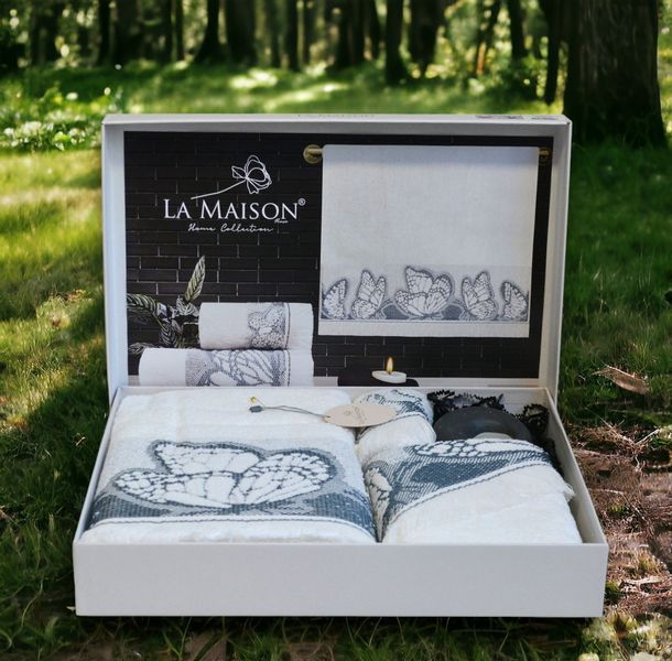 Подарочный набор полотенец La Maison, 3 шт. с свечкой Nola Ekru 30243 фото